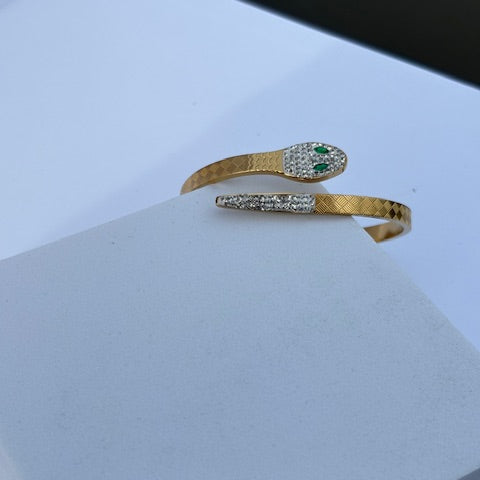 Green Crysral Eyed Snake Head Bracelet