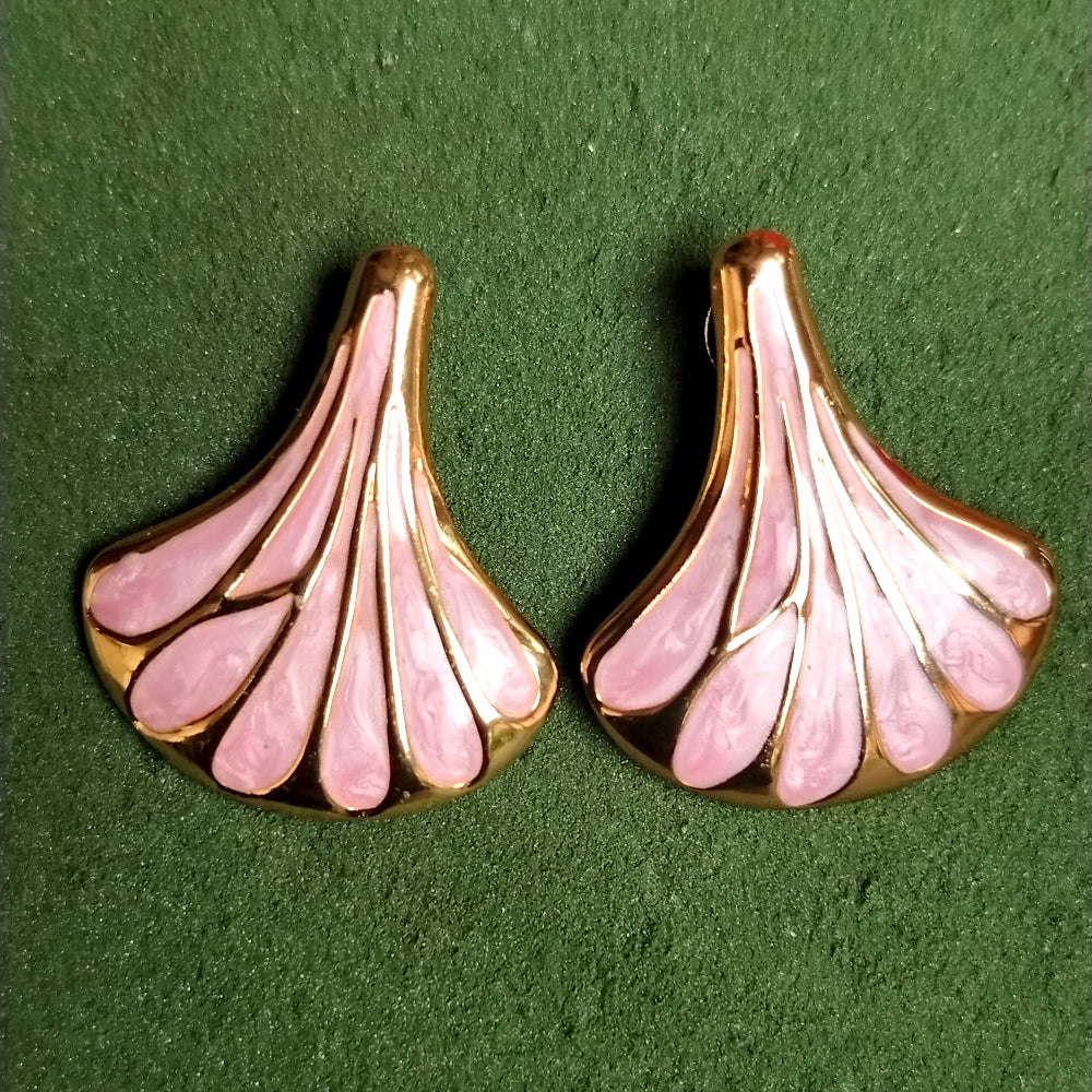 Anti-tarnish Petal Tops on Green Backdrop