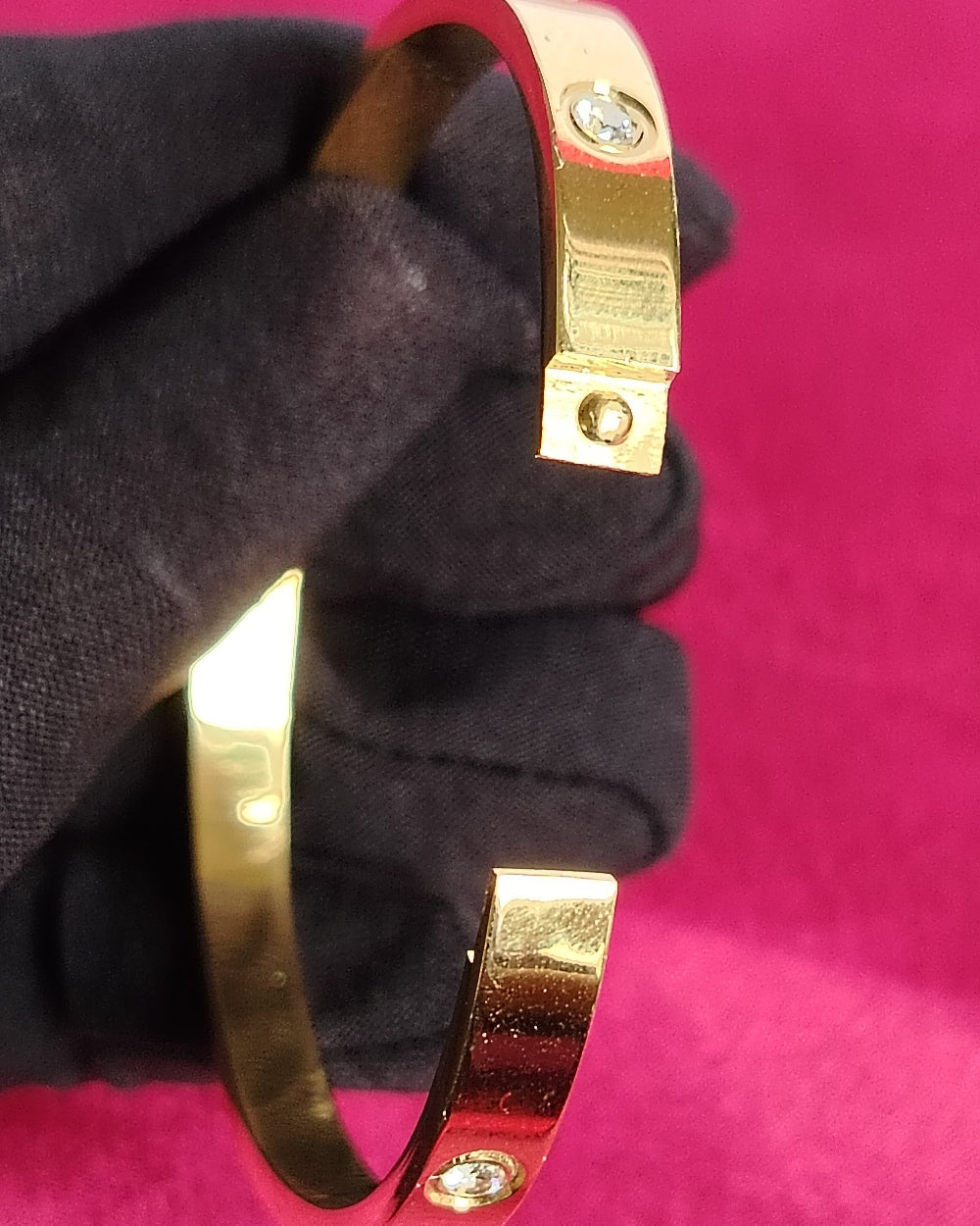 AD Anti-tarnish Bangle Kept Open