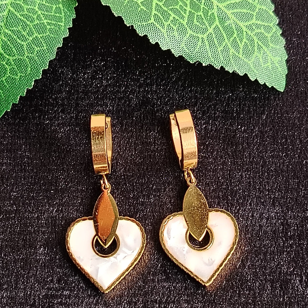 18k Gold Polish Hearrt Hoops
