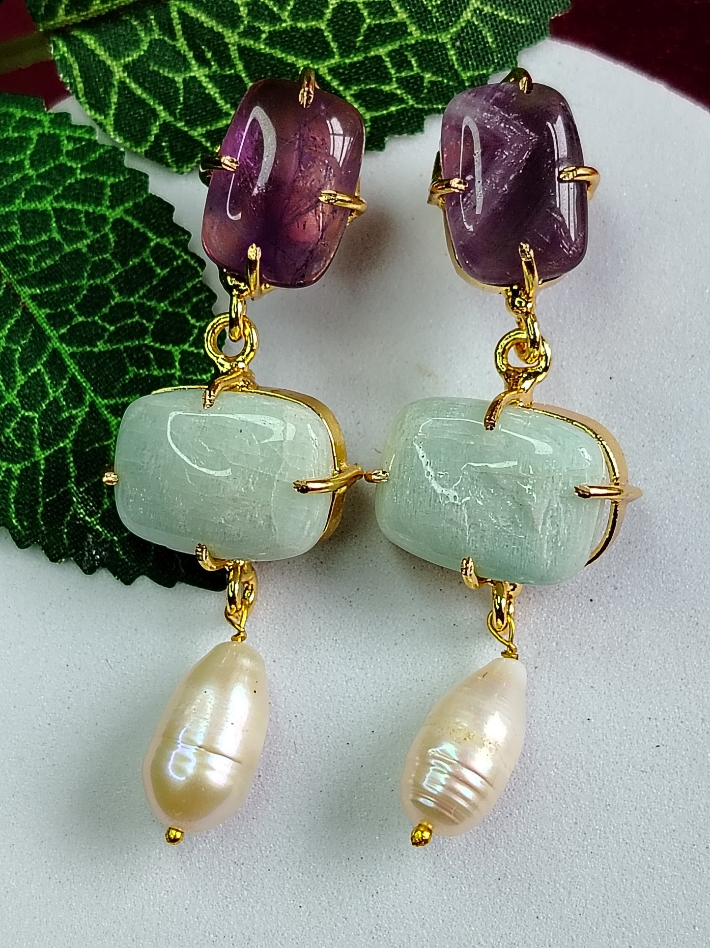 Double Layered Semi-precious Stone Neckpiece with Earrings