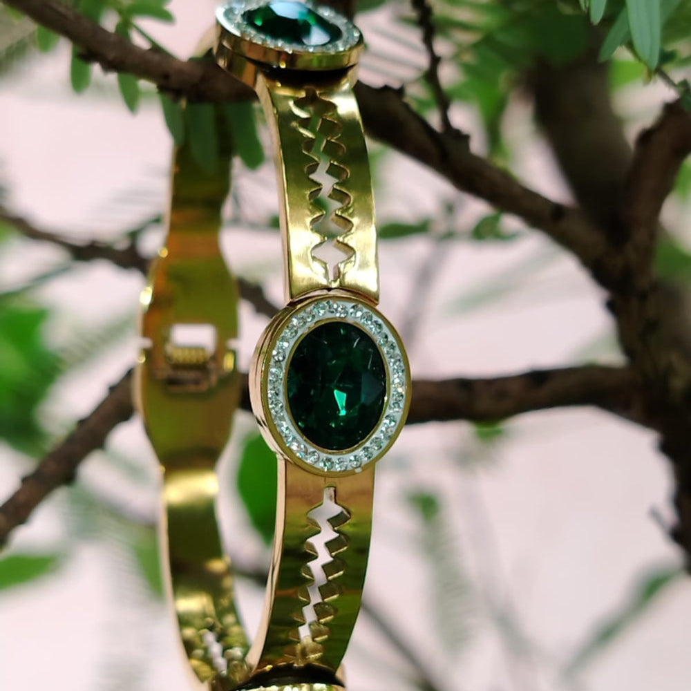 Emerald Crystal Anti-tarnish Bracelt Hung on branch