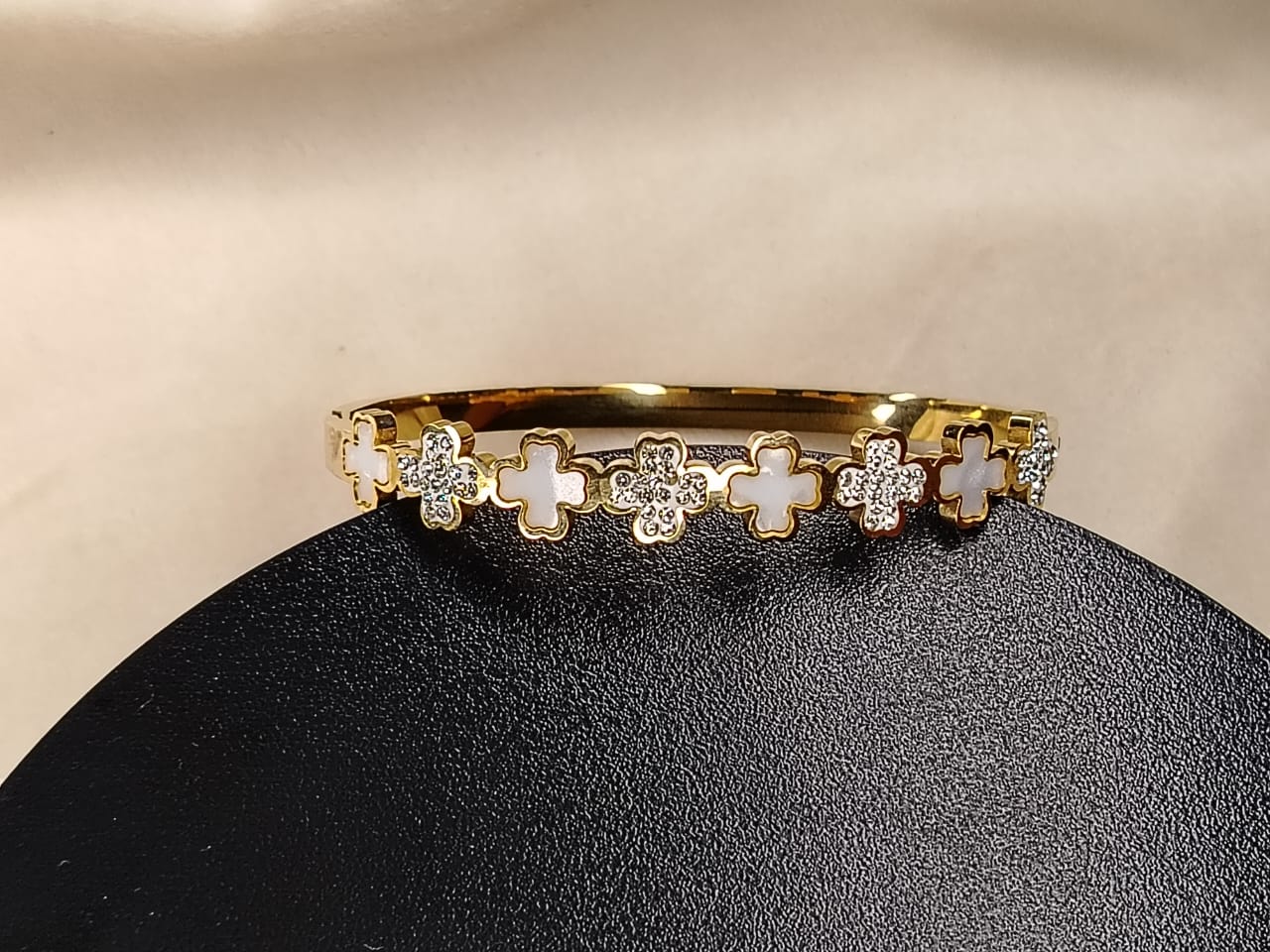 Mother of Pearl Clover Bracelet
