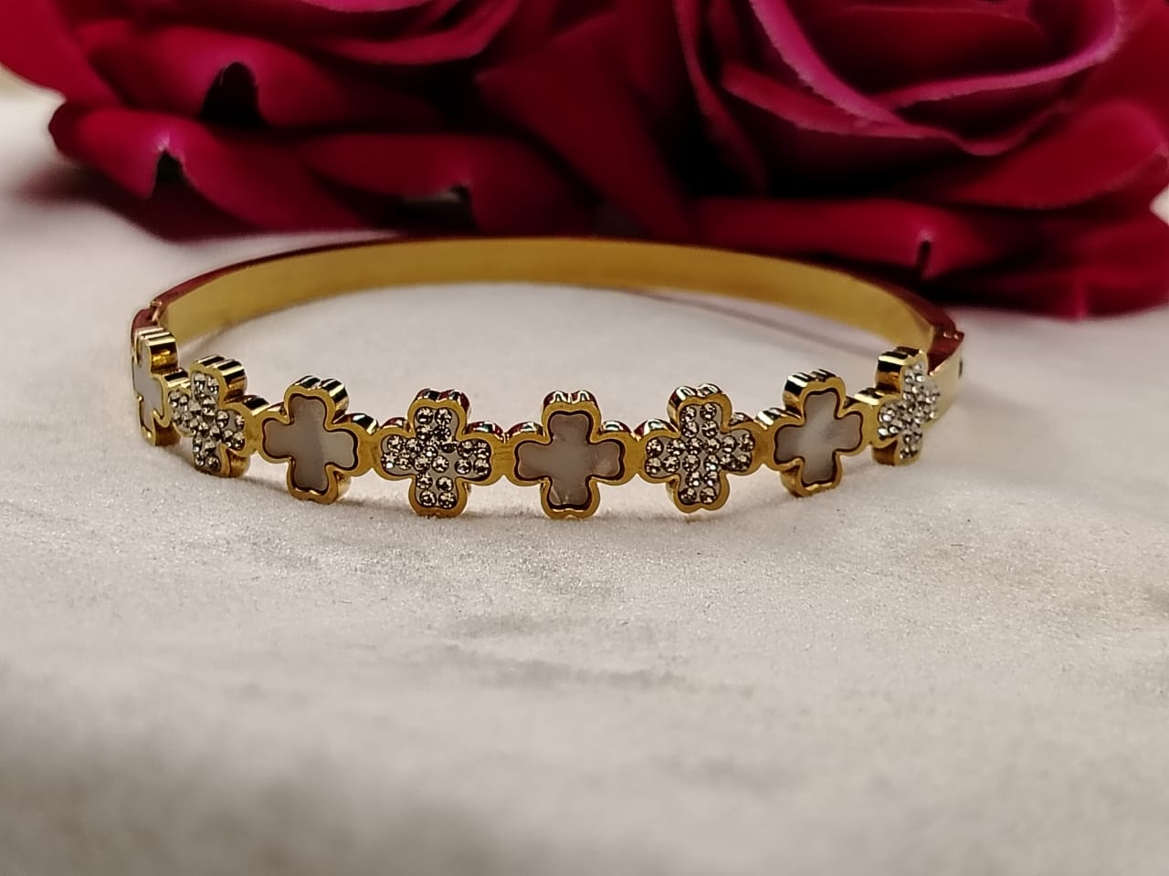Mother of Pearl Clover Bracelet