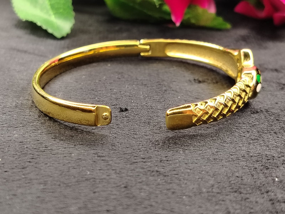 Dual Snake hood Bracelet Kept Open