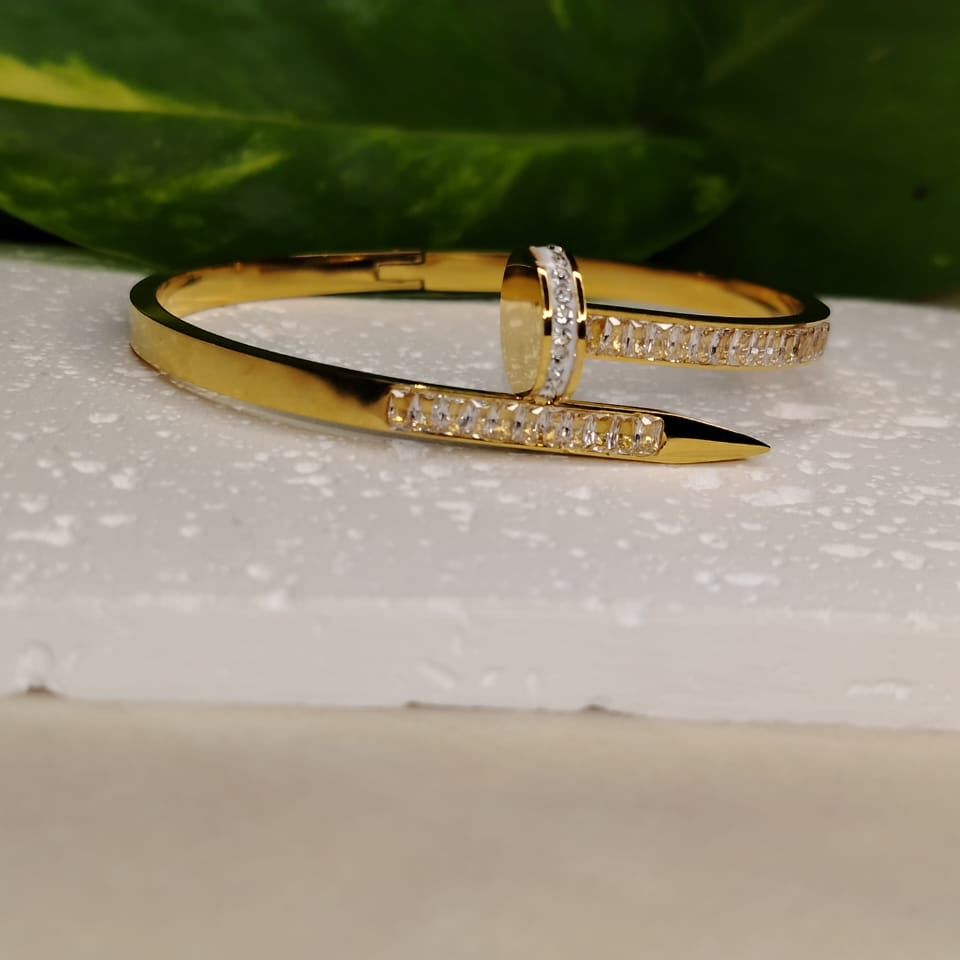 Brand Inspired Bracket Setting Nail Bracelet