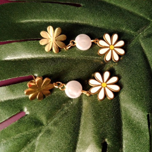 Anti-tarnish white Daisy Danglers with Pearl