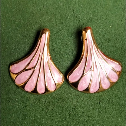 Anti-tarnish Petal Tops on Green Backdrop