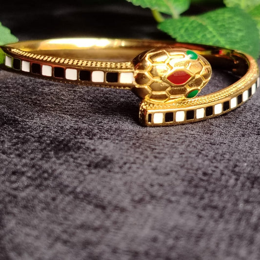 Green Eye Snake Hood Bracelet 
