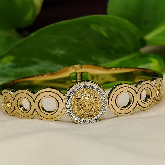 Brand-inspired Circular Design Bracelet with Logo in the Middle